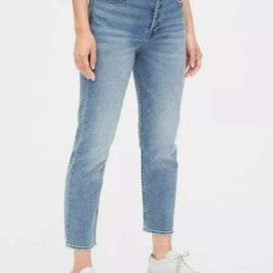 NWOT Gap Denim Cheeky Straight Jeans